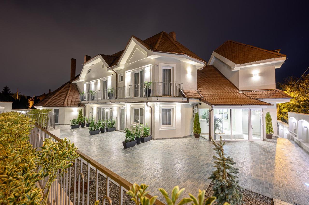 Dozsa Residence Орадеа Екстериор снимка