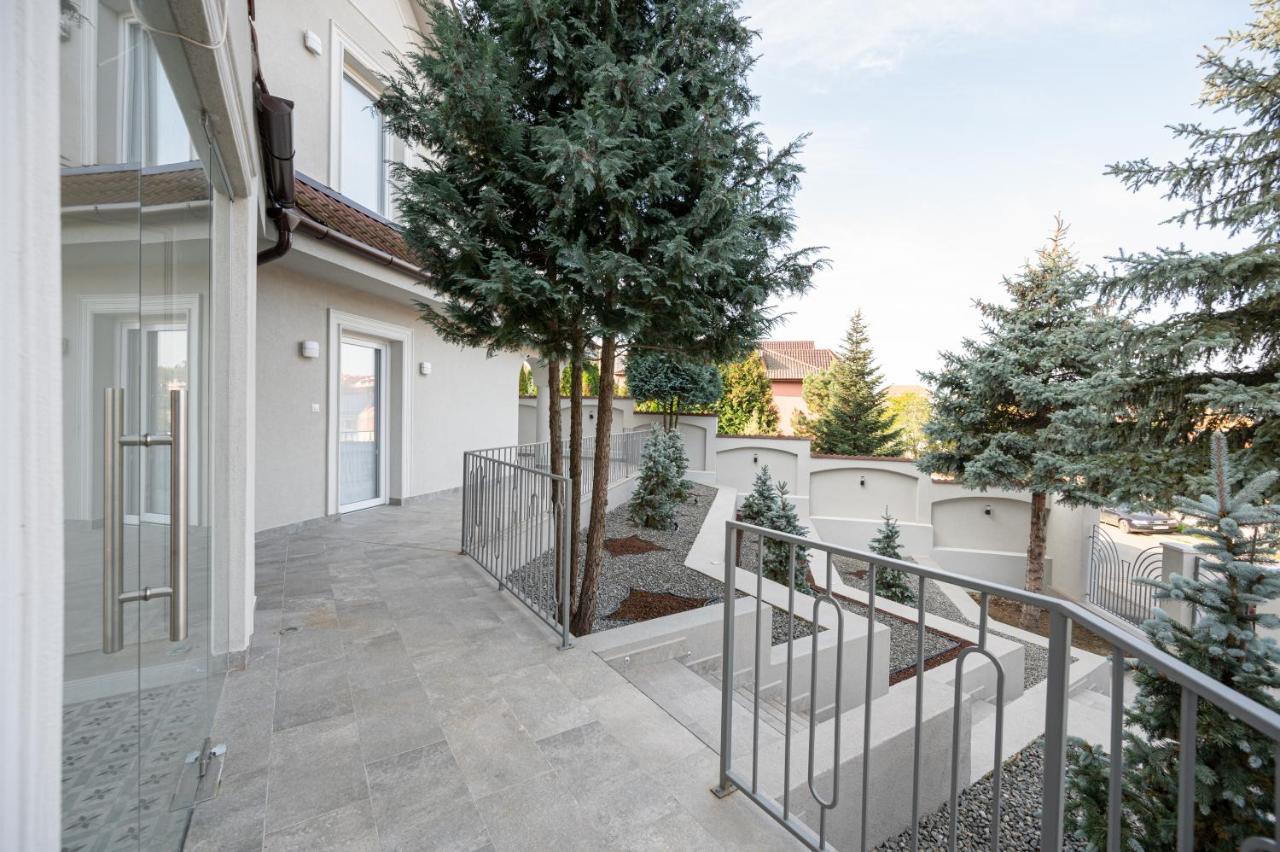 Dozsa Residence Орадеа Екстериор снимка
