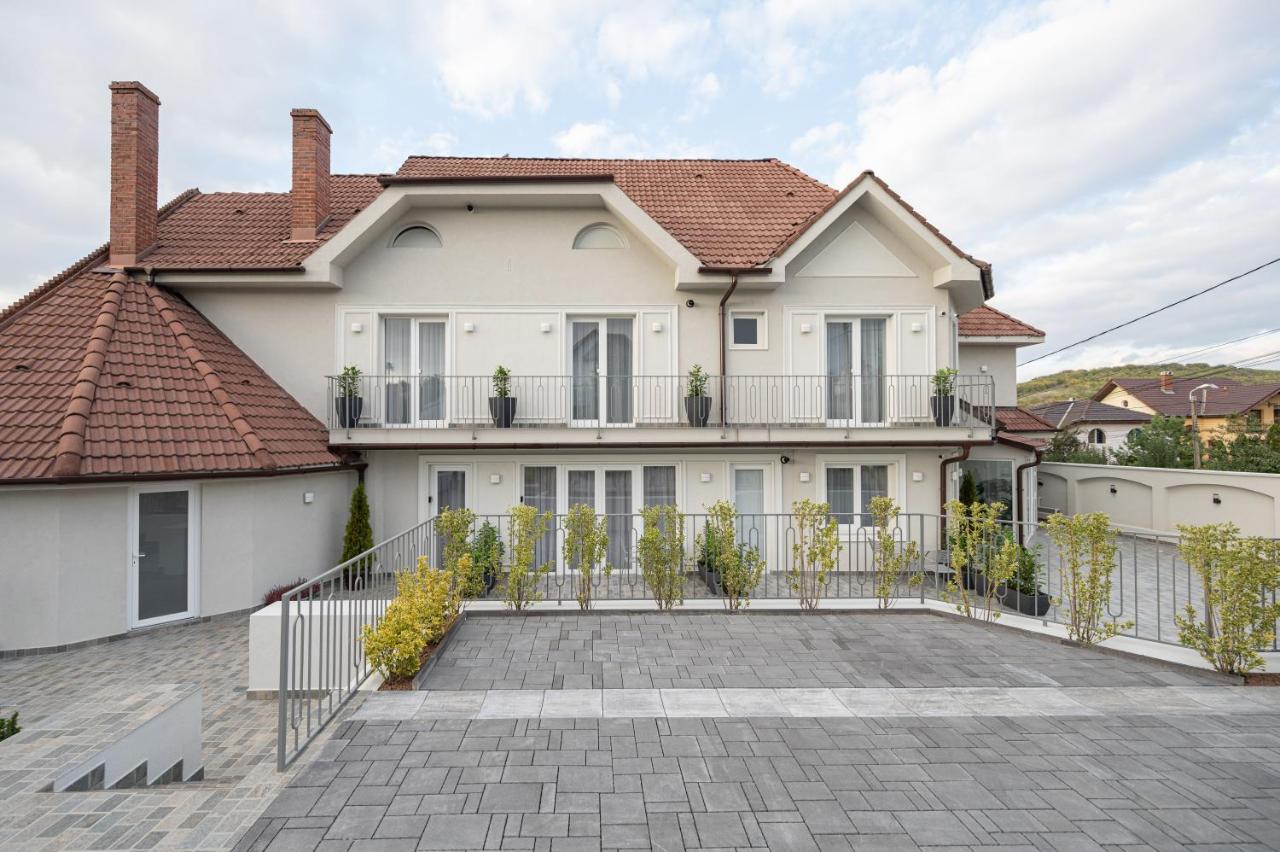 Dozsa Residence Орадеа Екстериор снимка
