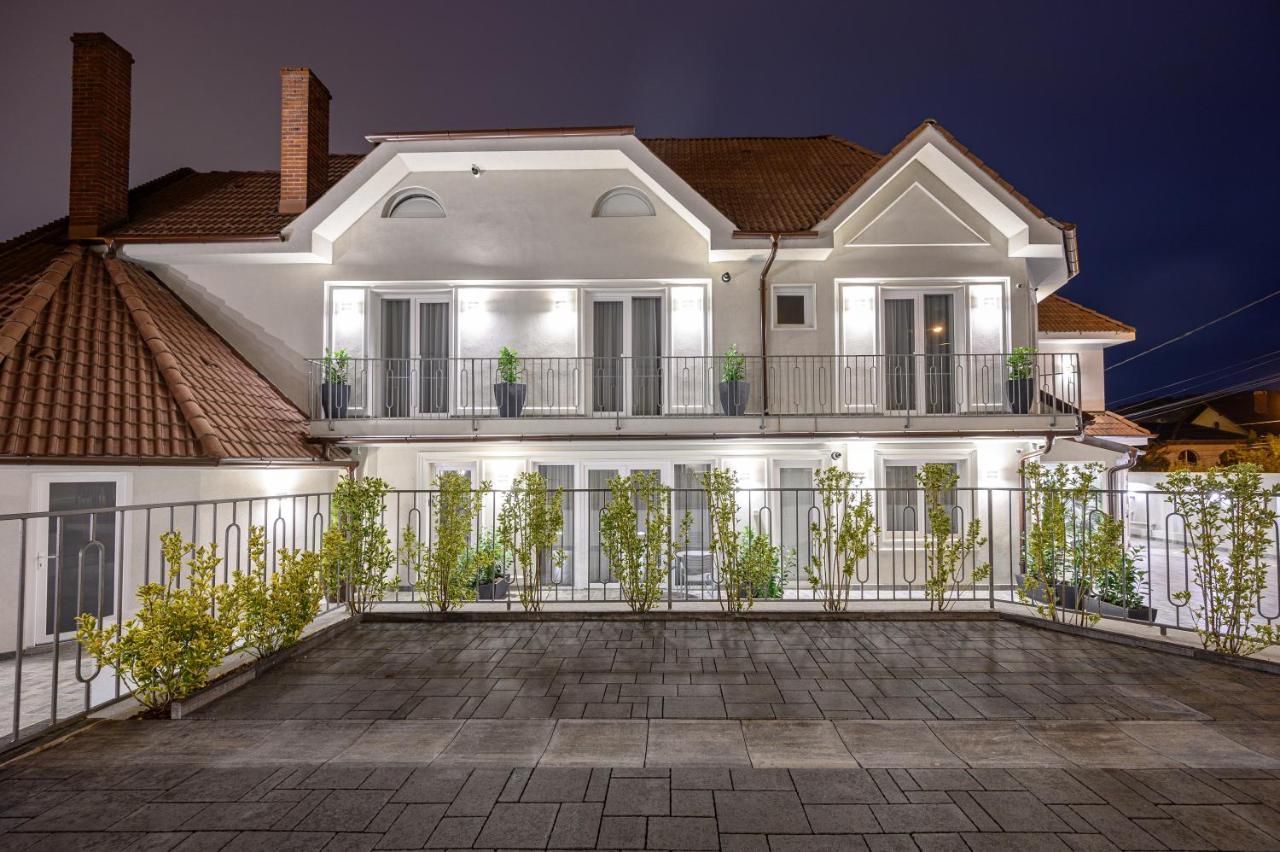 Dozsa Residence Орадеа Екстериор снимка