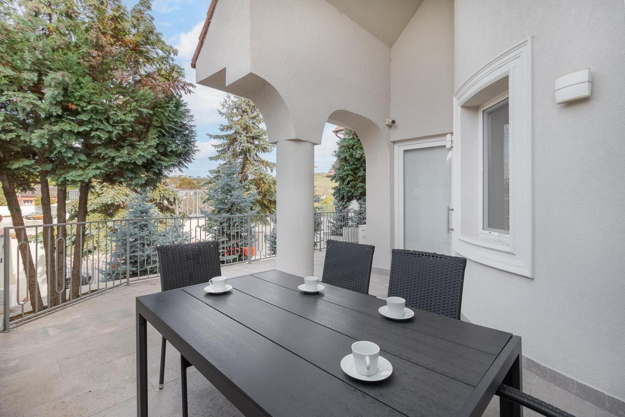 Dozsa Residence Орадеа Екстериор снимка
