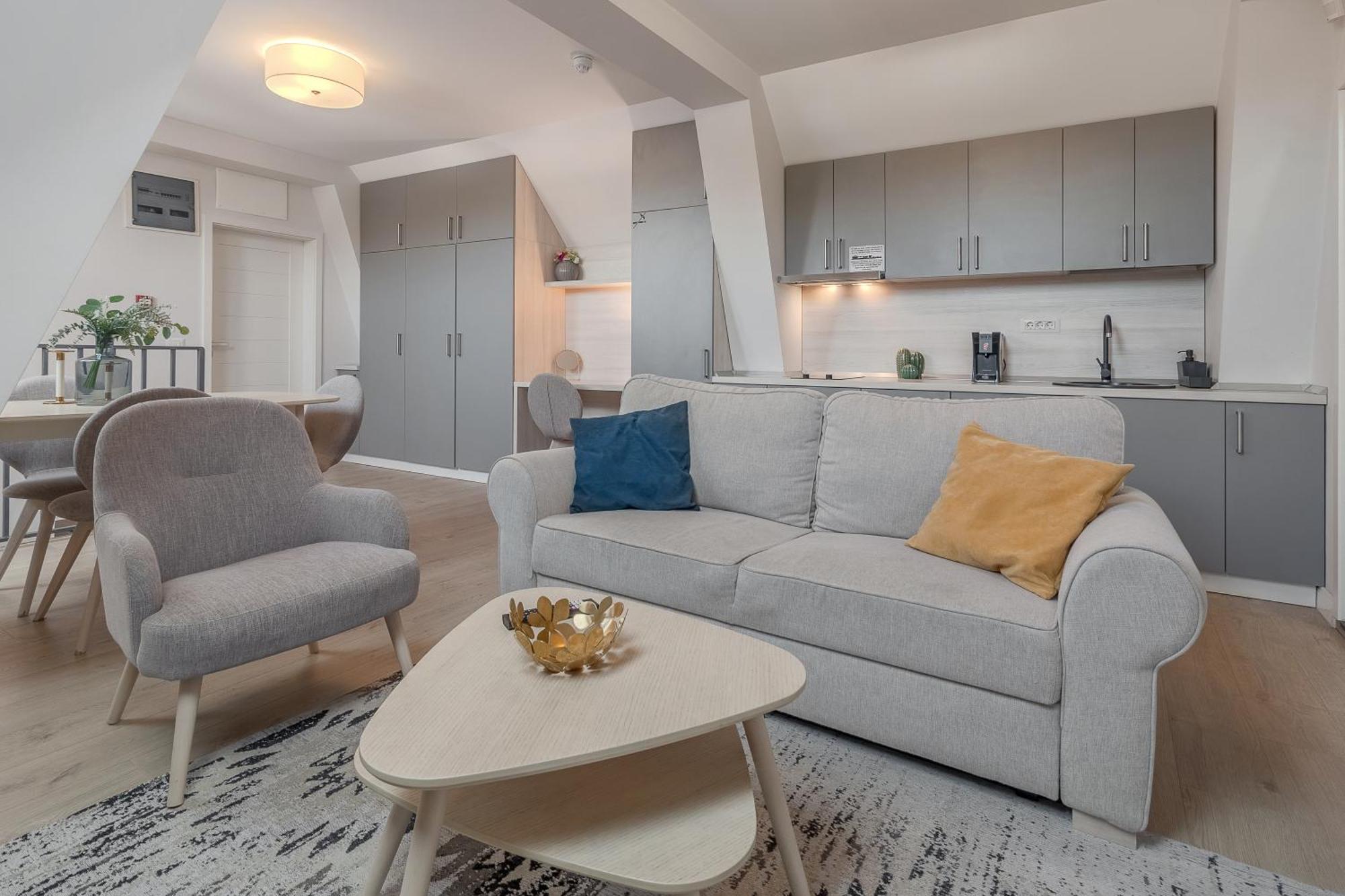 Dozsa Residence Орадеа Екстериор снимка