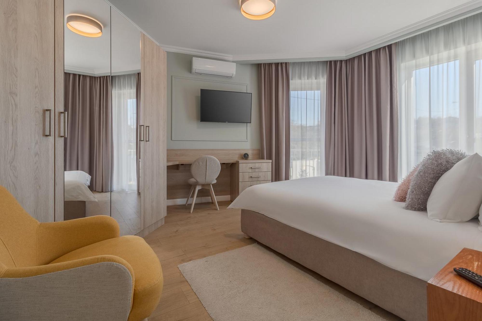 Dozsa Residence Орадеа Екстериор снимка